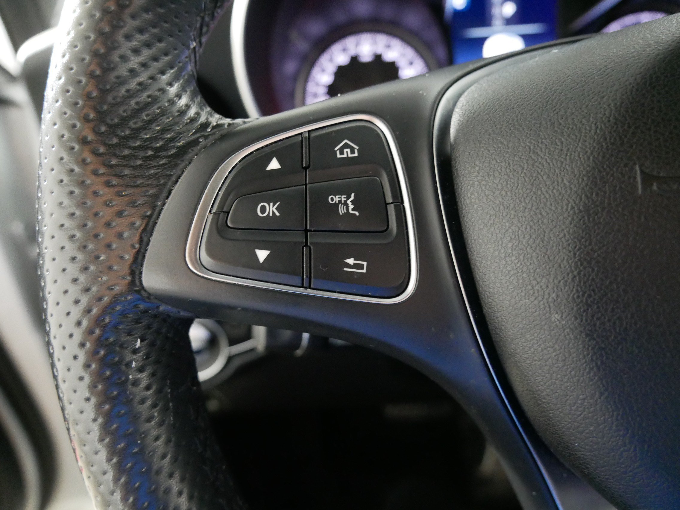 Used 2018 Mercedes-Benz GLC 300 4MATIC image 27