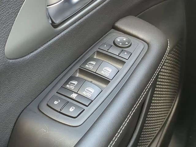 New 2027 Chrysler Pacifica Select FWD image 30