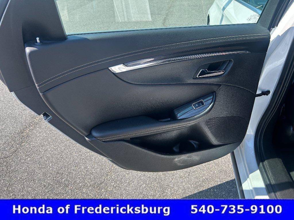 Used 2018 Chevrolet Impala Premier w/ Premier Convenience Package FWD image 11
