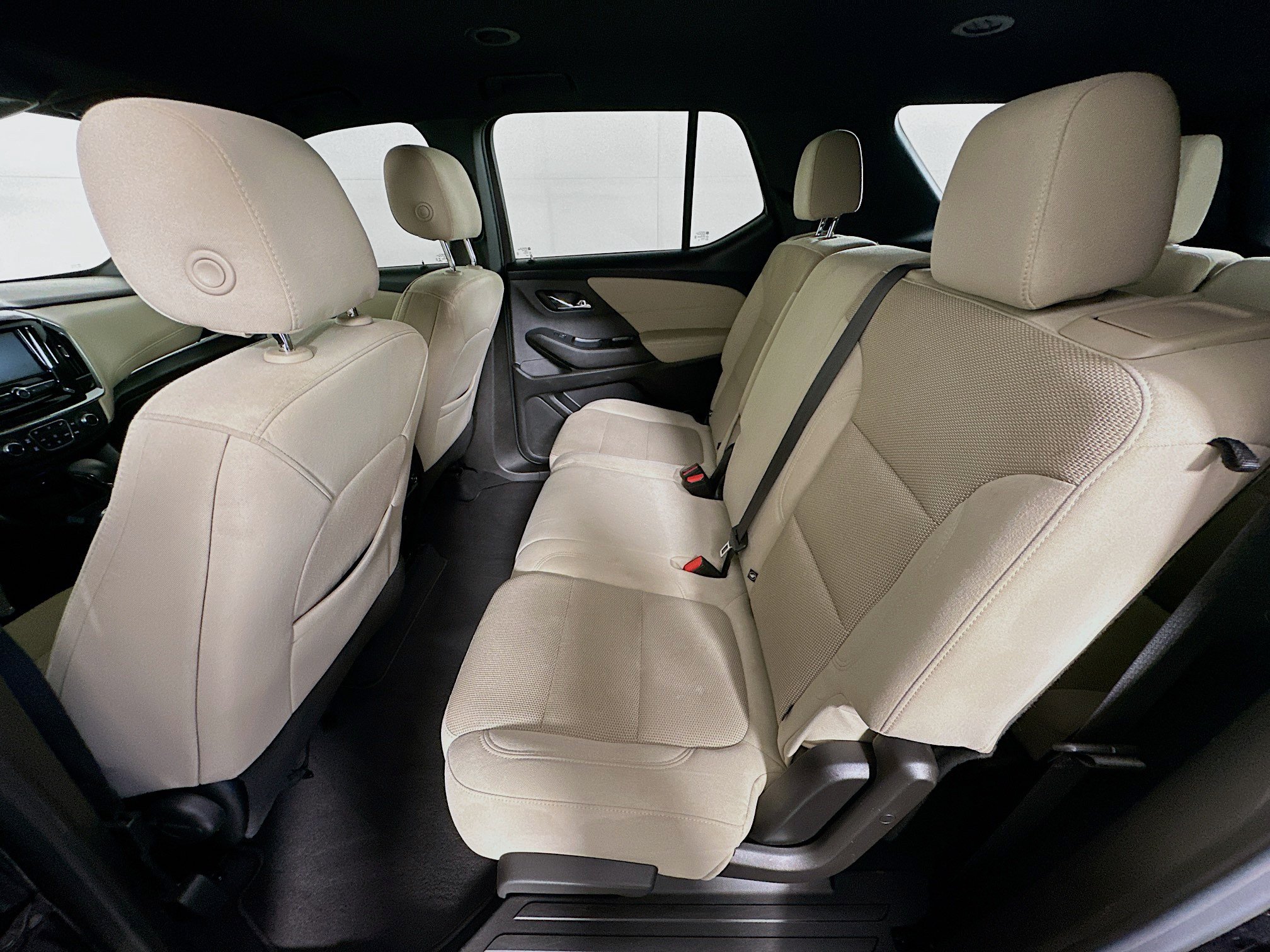 Used 2022 Chevrolet Traverse LS w/ Midnight/Sport Edition FWD image 27