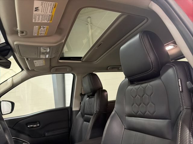 Used 2024 Nissan Frontier SL w/ Technology Package RWD image 21