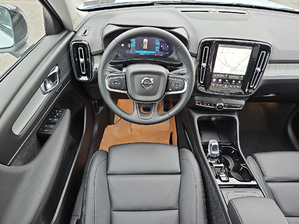 New 2026 Volvo XC40 B5 Plus w/ Protection Package Premier AWD/4WD image 8