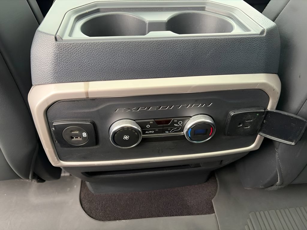 Used 2023 Ford Expedition XLT AWD/4WD image 19