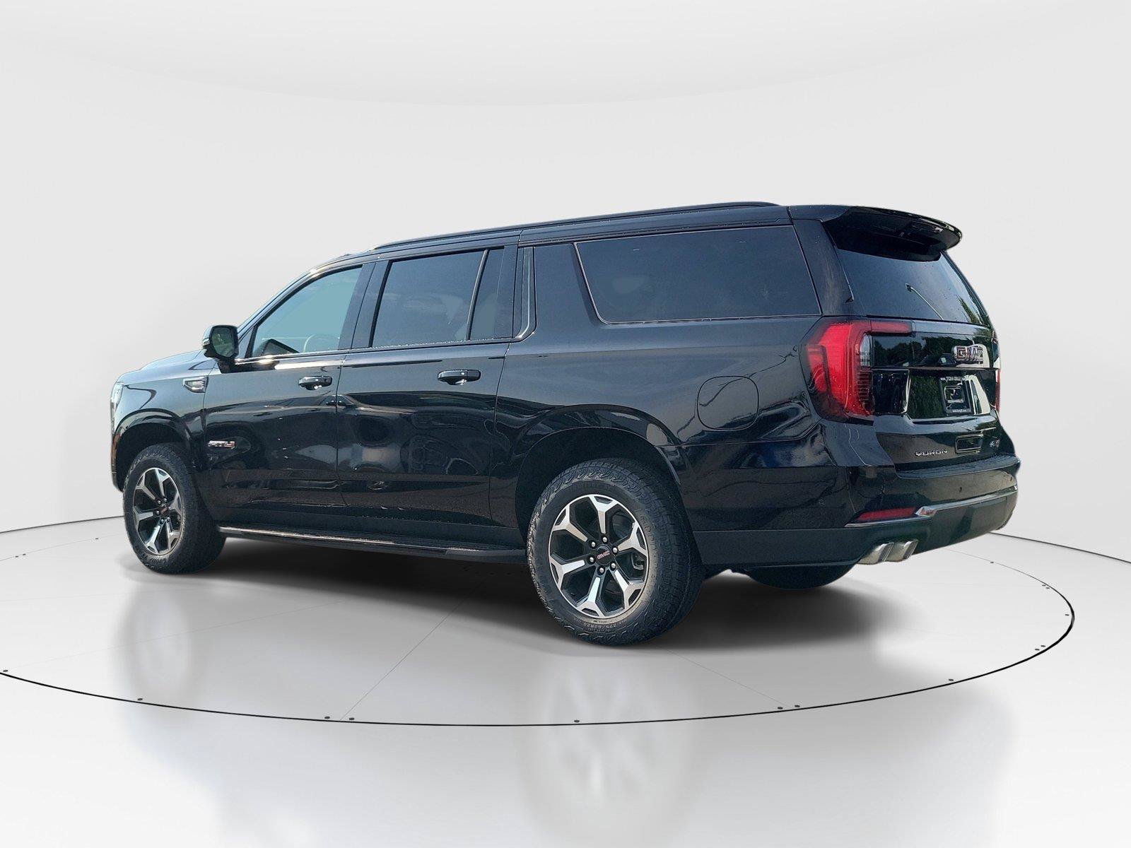 New 2026 GMC Yukon XL AT4 AWD/4WD image 3