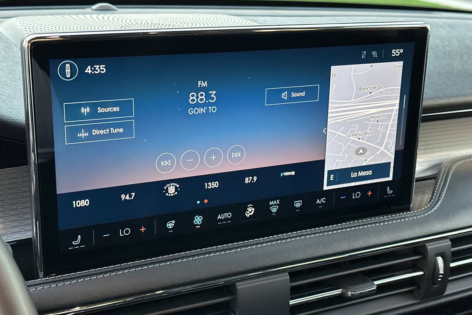 Used 2023 Lincoln Corsair FWD w/ Equipment Group 101A image 17