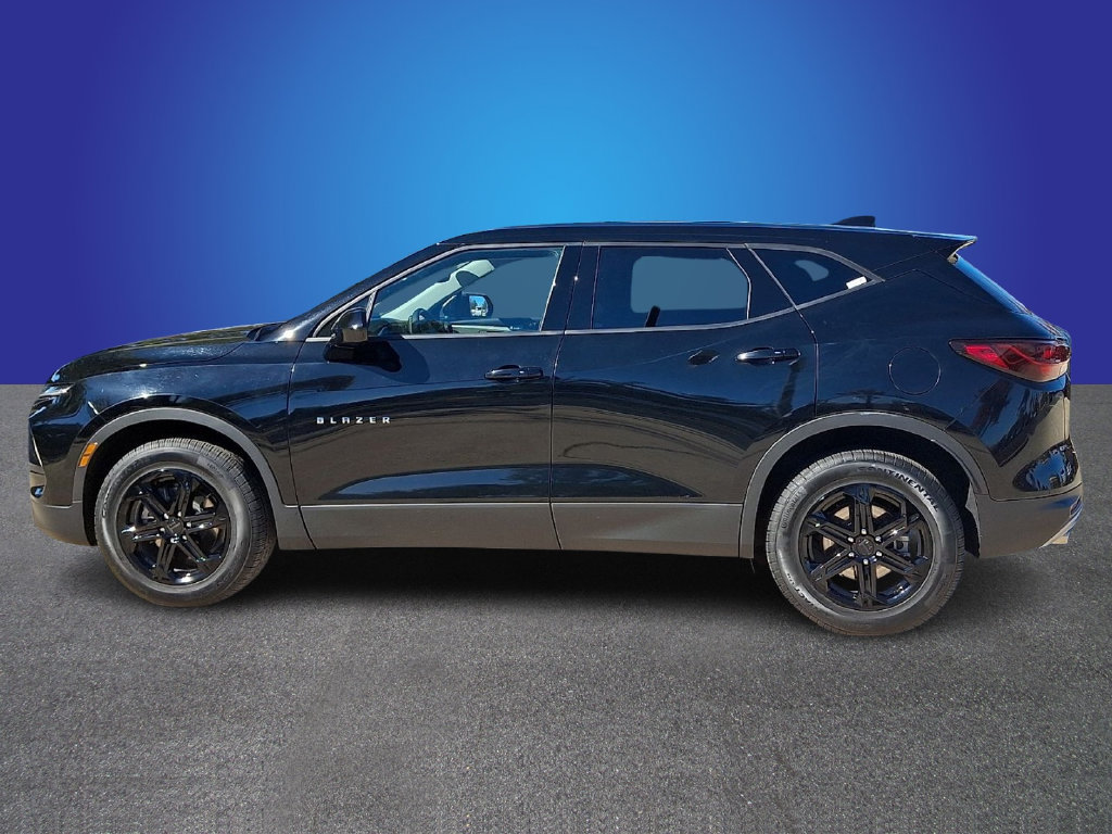 Used 2025 Chevrolet Blazer LT FWD image 7