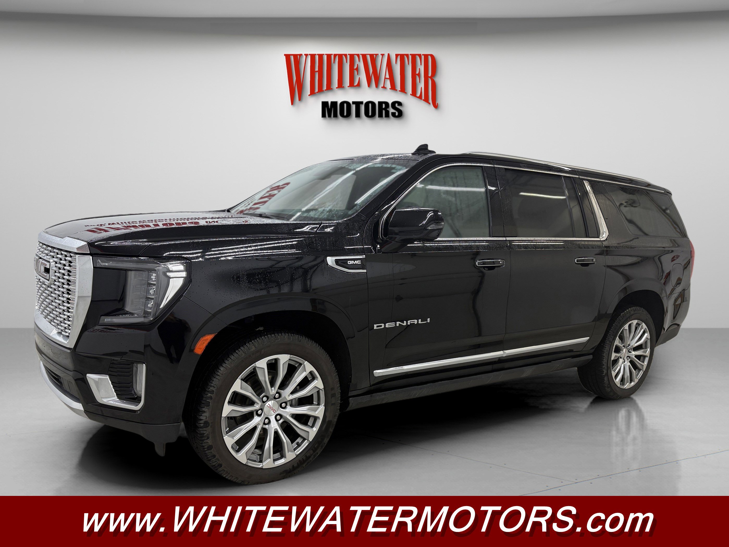 Used 2021 GMC Yukon XL Denali w/ Denali Premium Package image 1