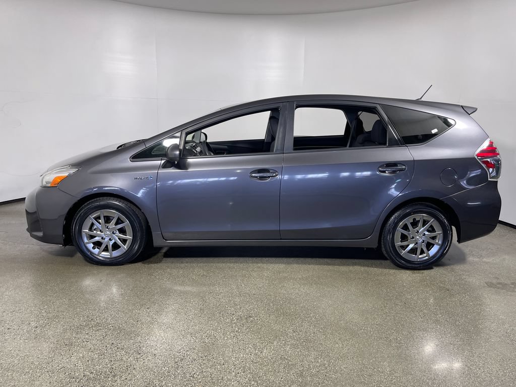 Certified 2017 Toyota Prius V Two FWD image 6