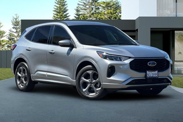 Used 2023 Ford Escape ST-Line Select w/ Class II Trailer Tow Package AWD/4WD video 2