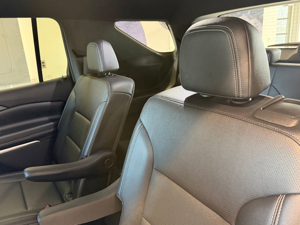 Used 2025 Chevrolet Traverse LT image 27