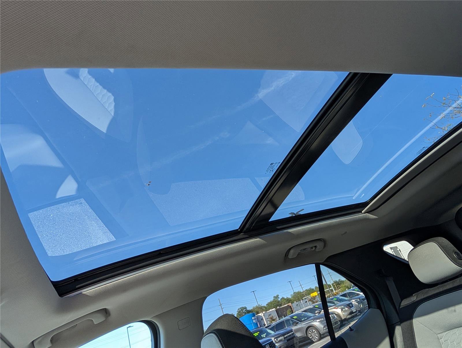 Used 2018 Chevrolet Equinox LT w/ Sun & Infotainment Package image 19