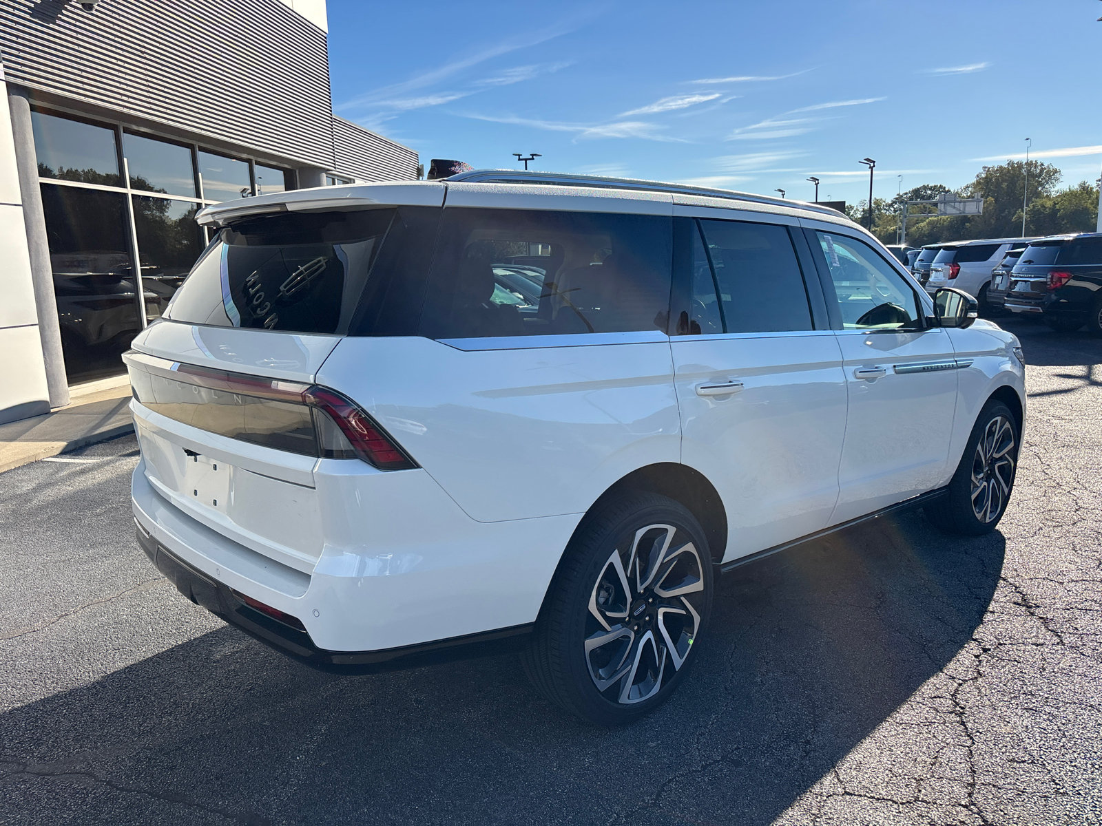 New 2027 Lincoln Navigator Reserve AWD/4WD image 7