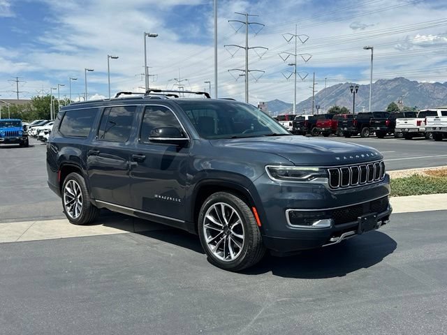Used 2023 Jeep Wagoneer L Series III w/ Premium Group I AWD/4WD image 9