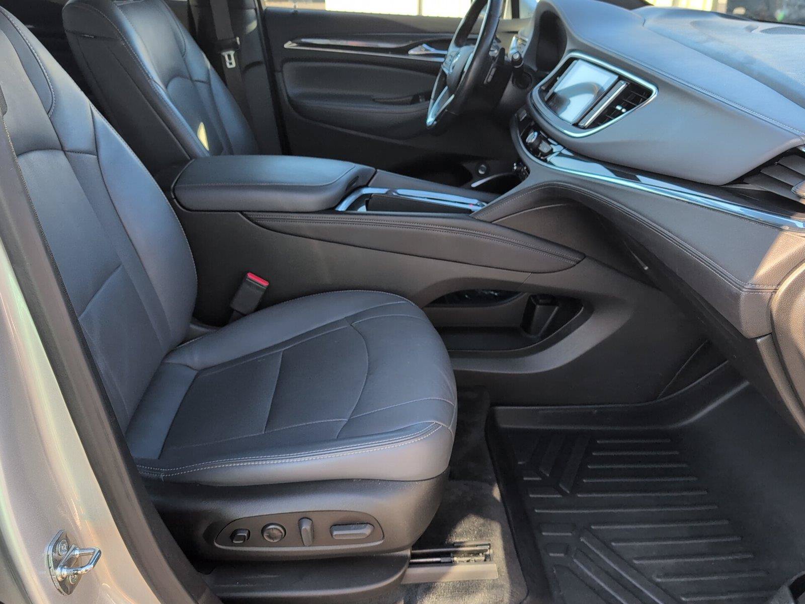 Used 2022 Buick Enclave Premium AWD/4WD image 39