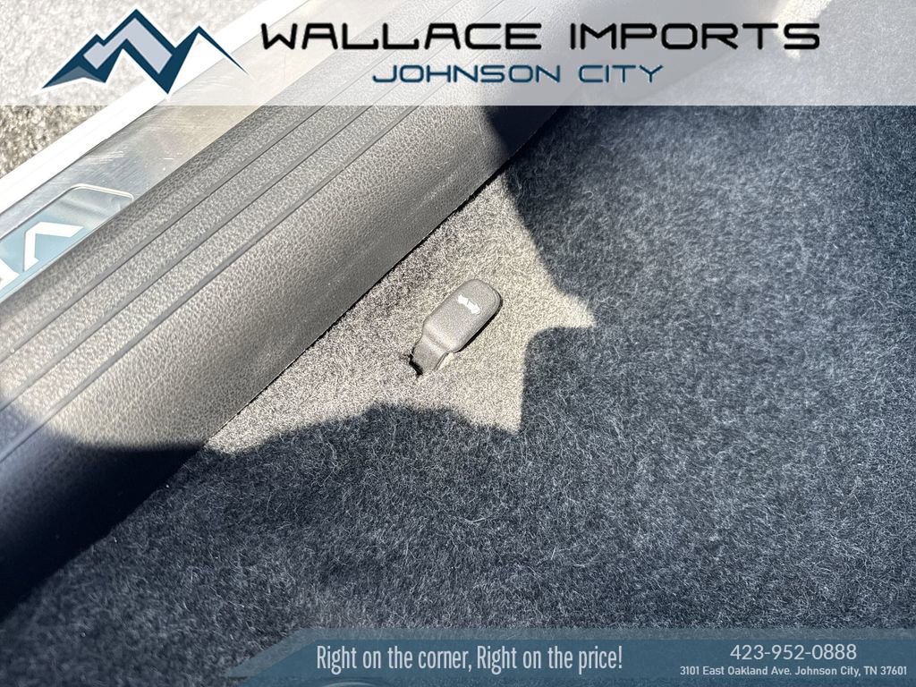 Used 2018 Nissan Versa S Plus FWD image 29