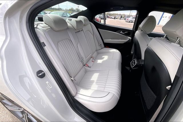 Certified 2025 Genesis G70 3.3T Advanced RWD image 27