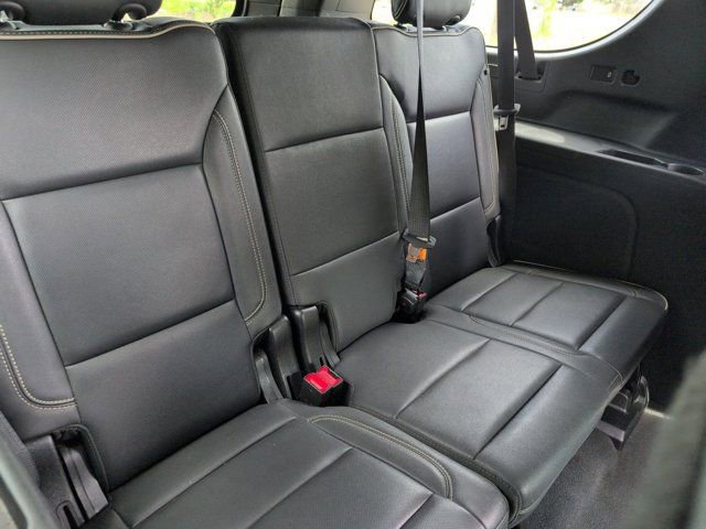 Used 2023 Chevrolet Suburban Premier AWD/4WD image 29
