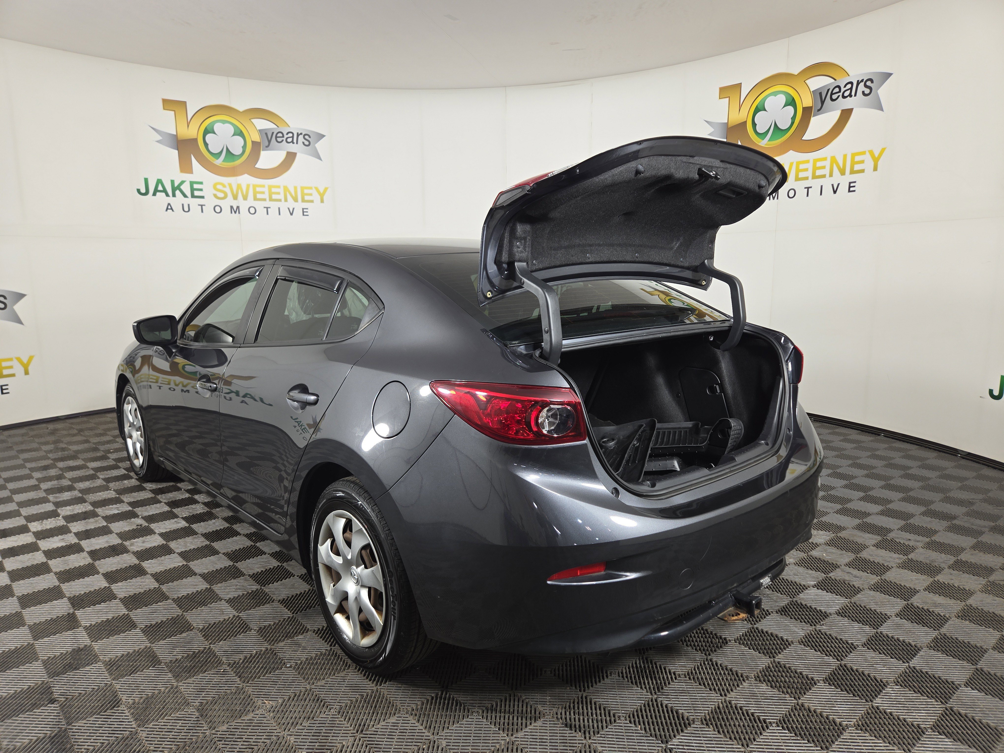 Used 2016 MAZDA MAZDA3 i Sport image 30