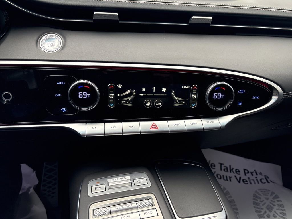 Used 2023 Genesis GV70 2.5T Sport Prestige w/ Sport Prestige Package image 11