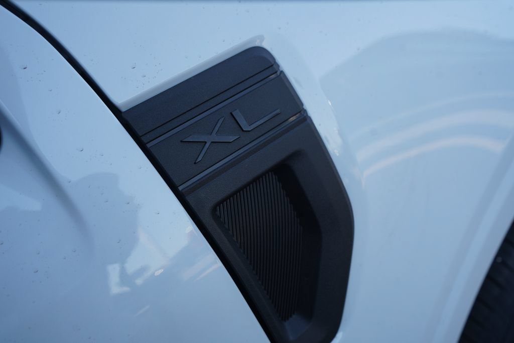 New 2026 Ford Maverick XL FWD image 8