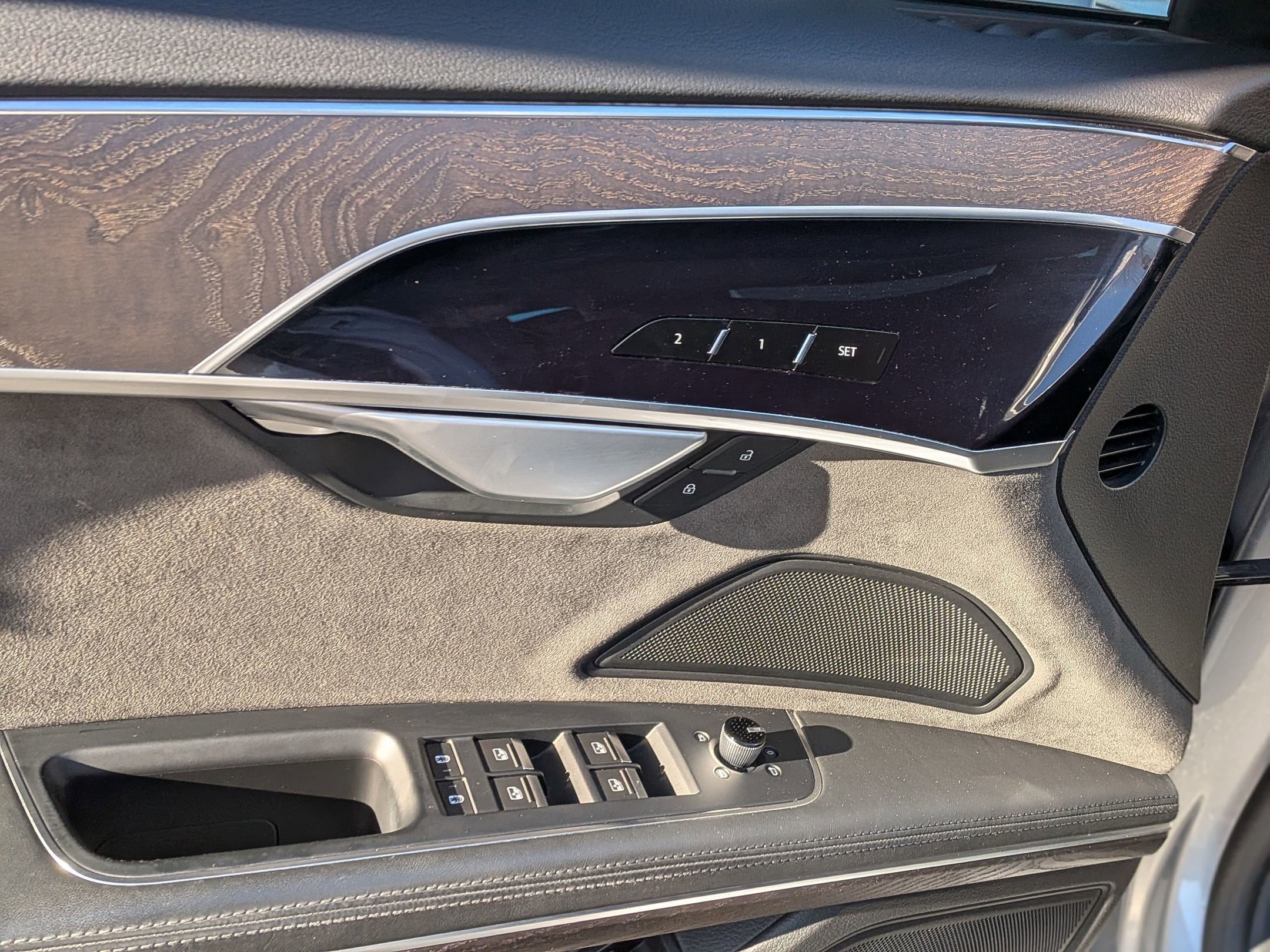 Used 2021 Audi A8 L 4.0T w/ Executive Plus Package image 15