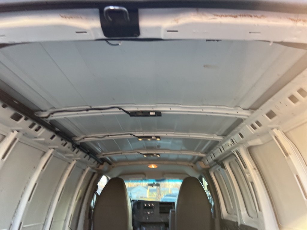 Used 2015 Chevrolet Express 2500 RWD image 20