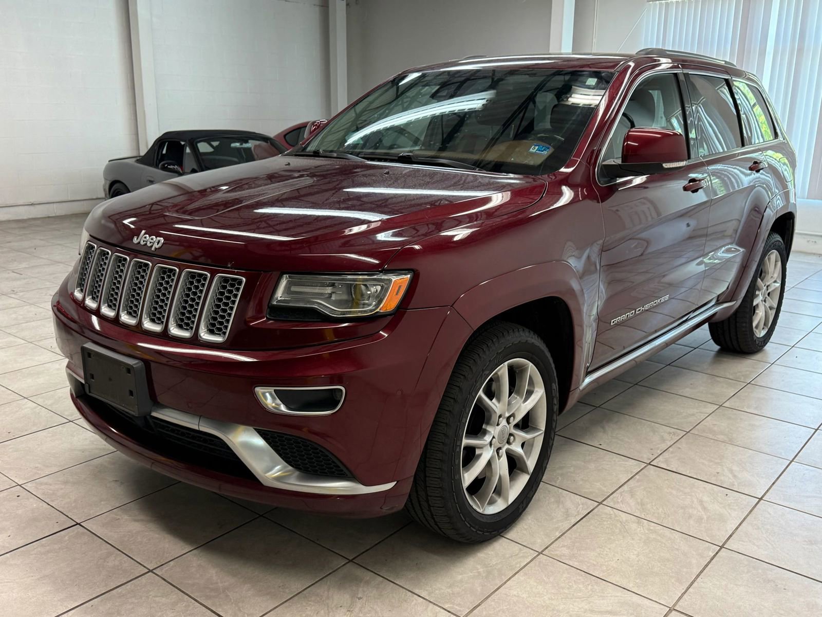 Used 2016 Jeep Grand Cherokee Summit w/ Platinum Series Group AWD/4WD image 3