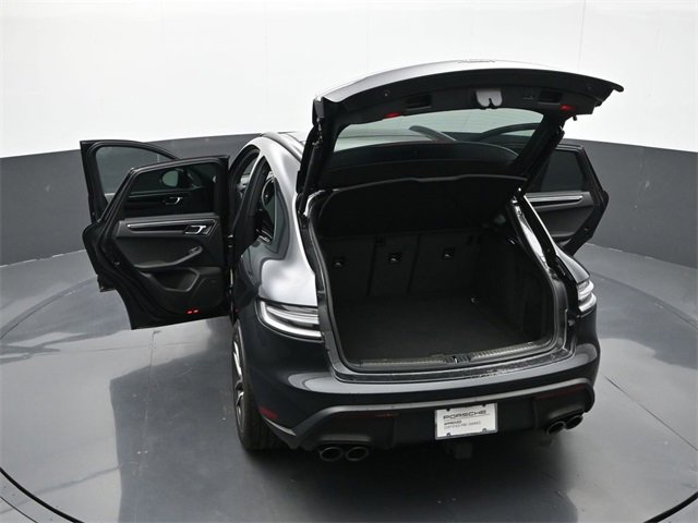 Used 2025 Porsche Macan image 32