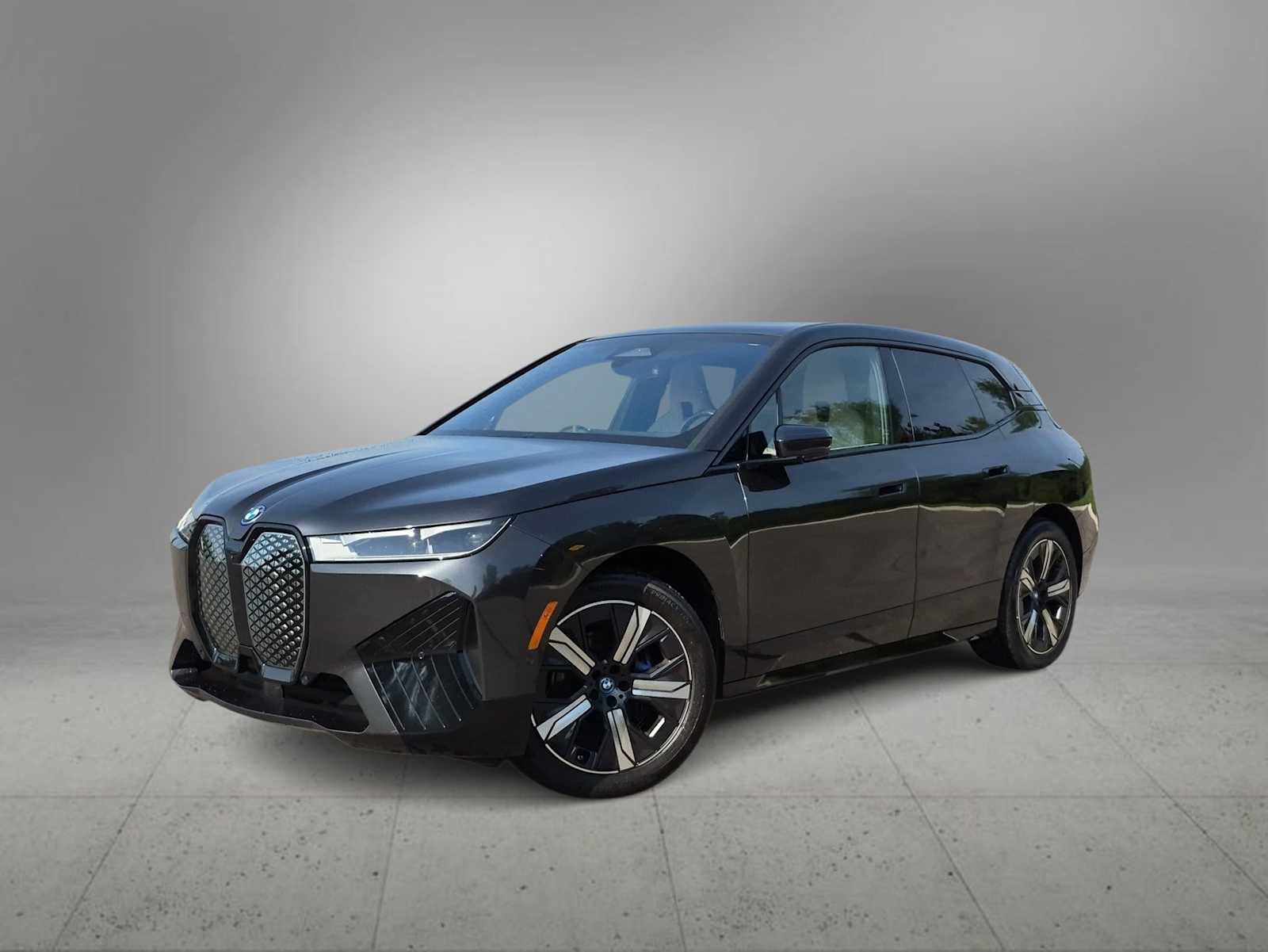 Used 2024 BMW iX xDrive50 w/ Sport Package AWD/4WD image 1
