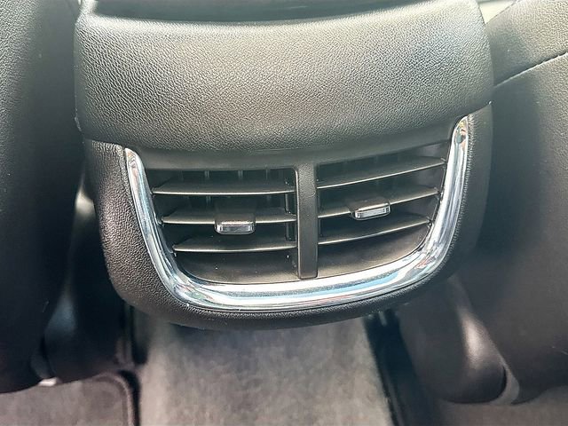 Used 2019 Chevrolet Malibu Premier w/ Sun and Wheel Package image 27