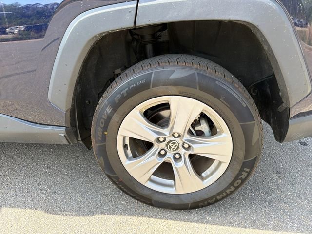 Used 2022 Toyota RAV4 XLE image 19