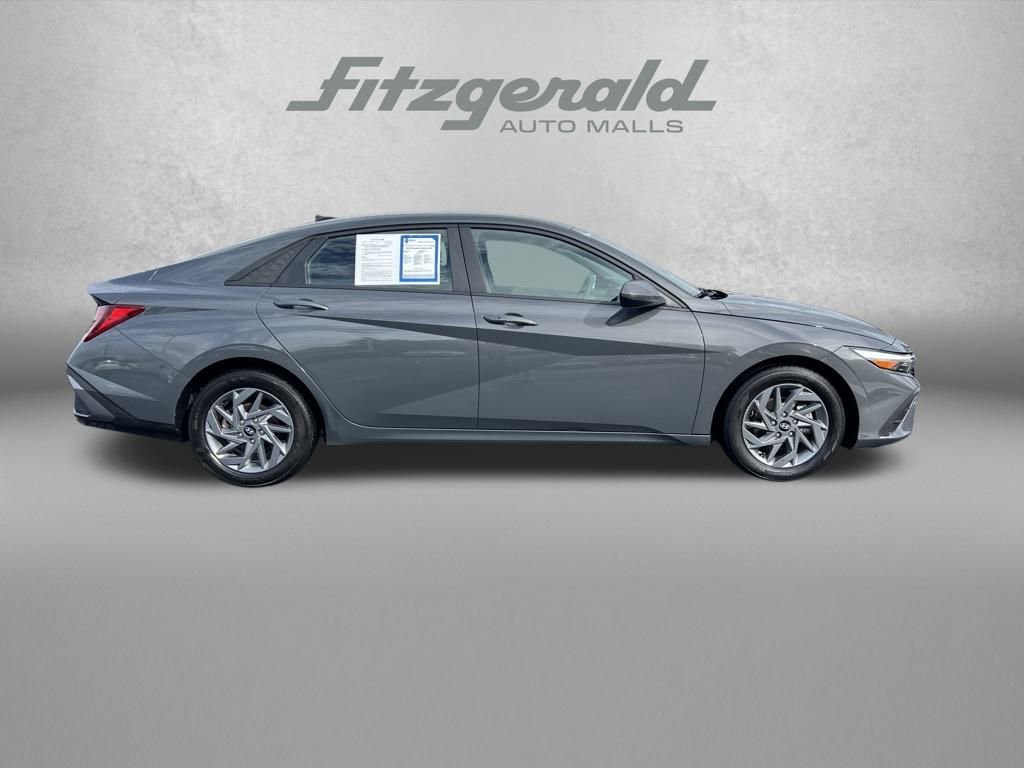 Used 2024 Hyundai Elantra SEL image 8