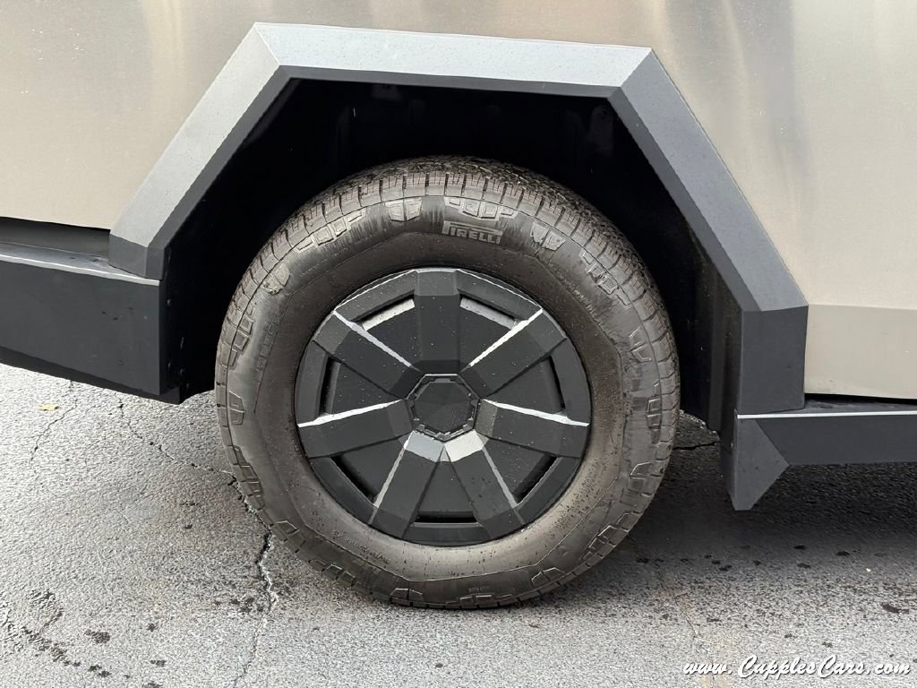 Used 2025 Tesla Cybertruck AWD Crew Cab image 45