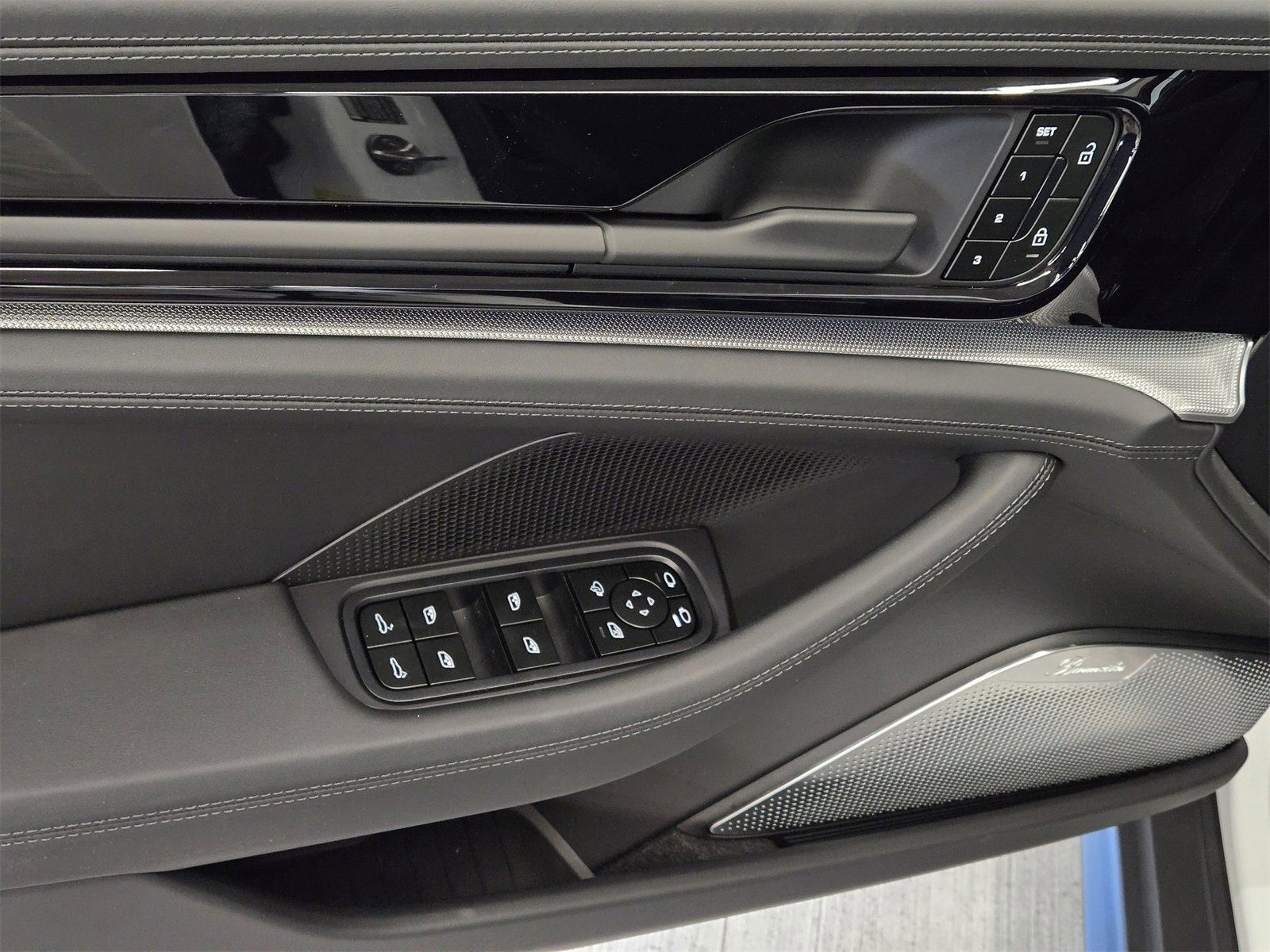 New 2025 Porsche Panamera image 14