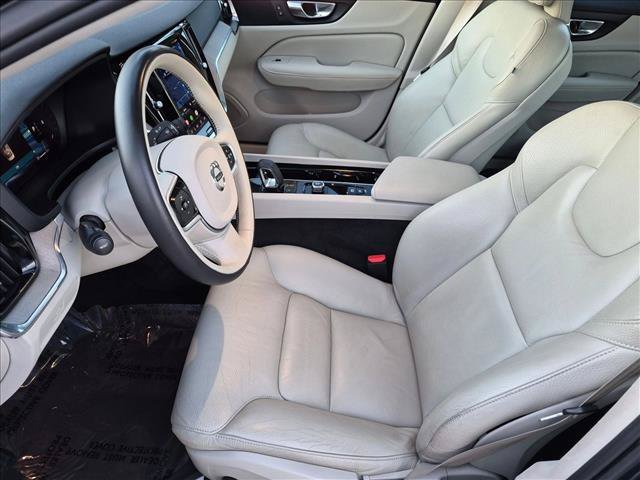 Used 2023 Volvo S60 B5 Plus AWD/4WD image 16