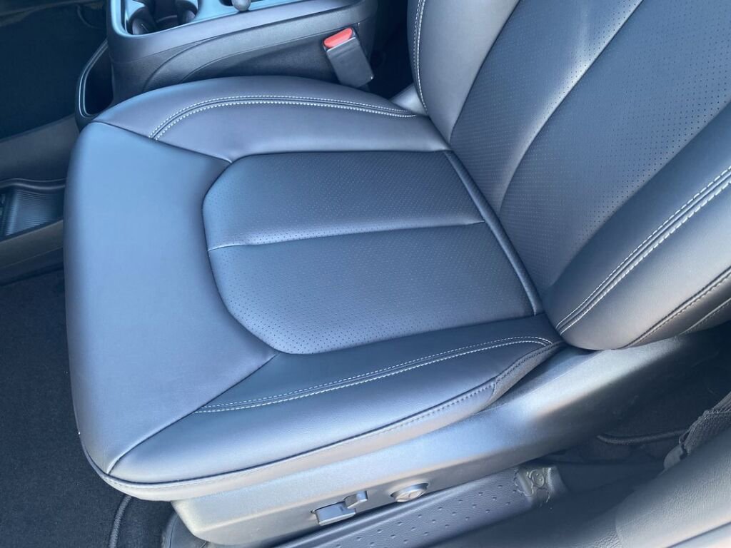 New 2026 Chrysler Pacifica Select w/ S Appearance Package image 12