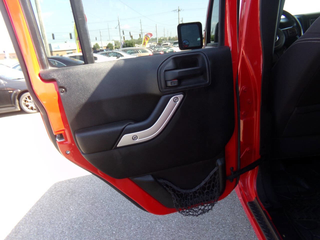 Used 2014 Jeep Wrangler Unlimited Sahara w/ Connectivity Group image 18