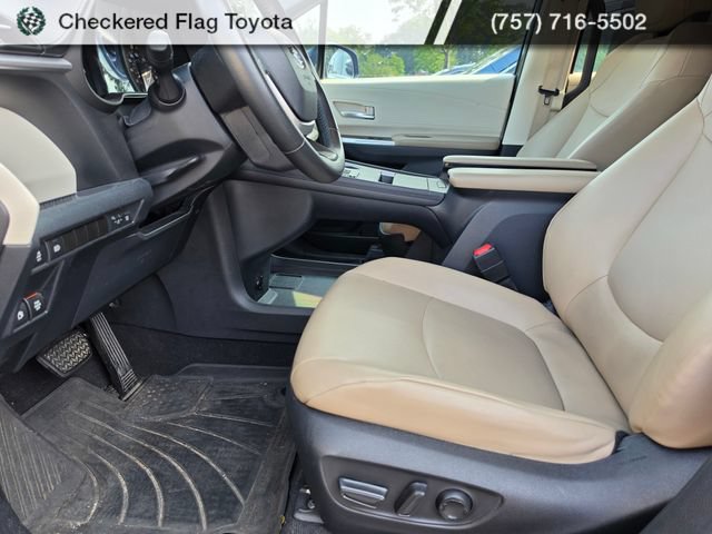 Used 2021 Toyota Sienna XLE w/ XLE Plus Package FWD image 8