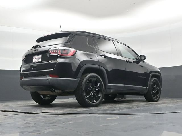 Used 2018 Jeep Compass Latitude FWD image 40