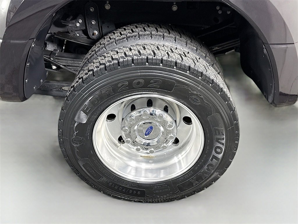 Used 2022 Ford F450 Platinum w/ FX4 Off-Road Package image 39