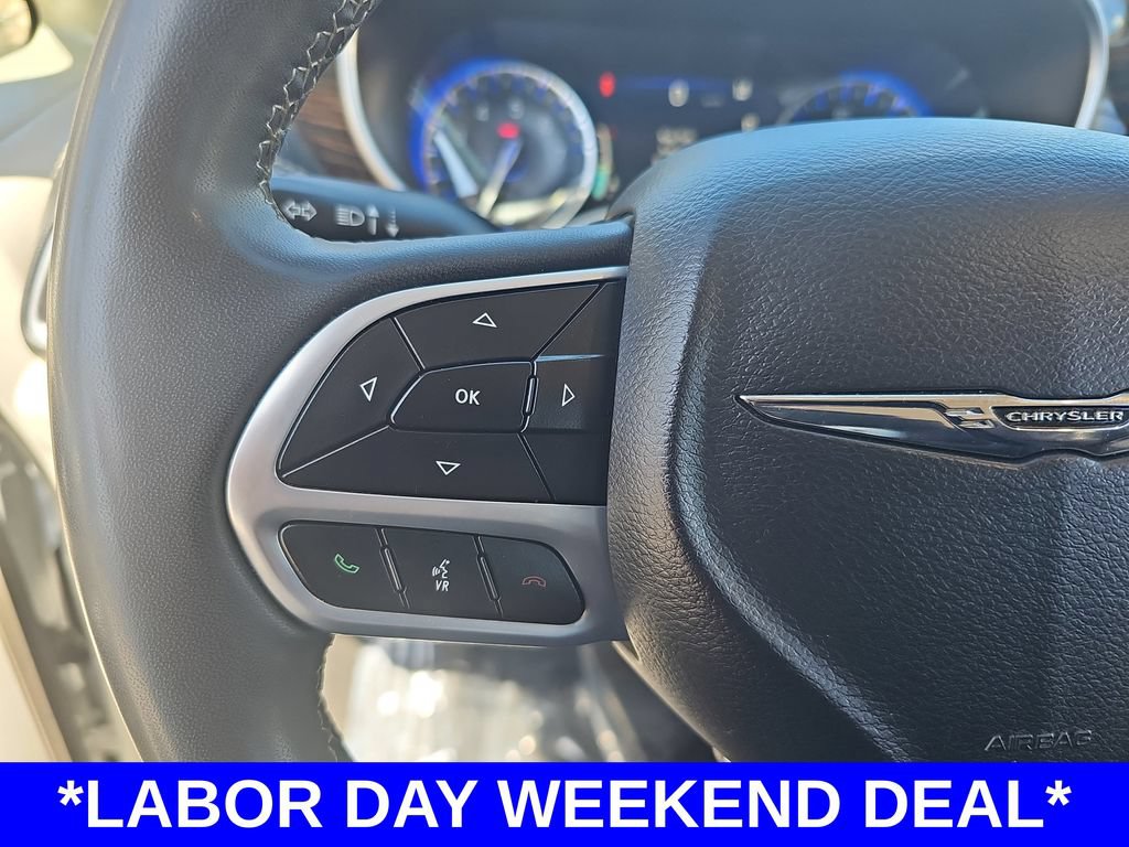 Used 2023 Chrysler Pacifica Limited FWD image 18