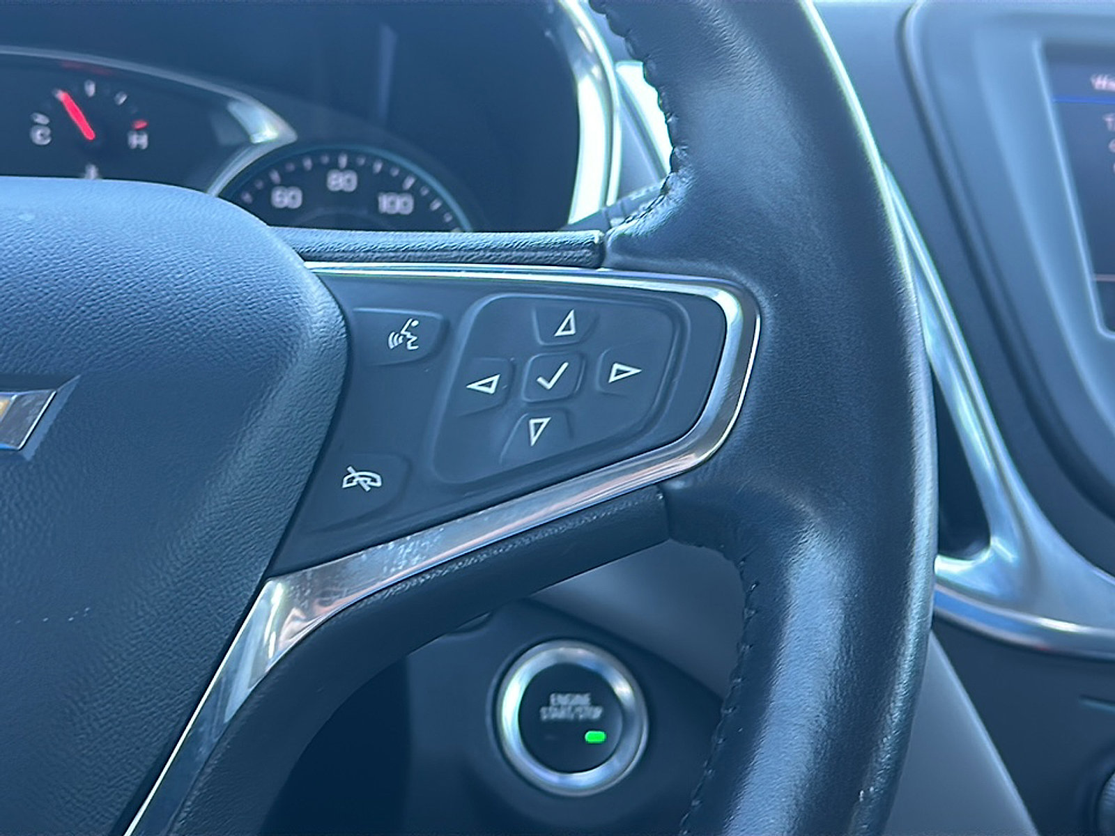 Used 2020 Chevrolet Equinox LT image 28