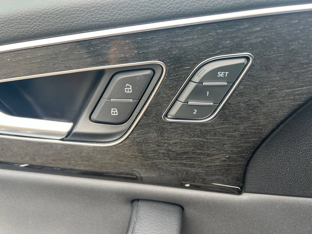 Used 2019 Audi Q8 Premium Plus w/ Premium Plus AWD/4WD image 19
