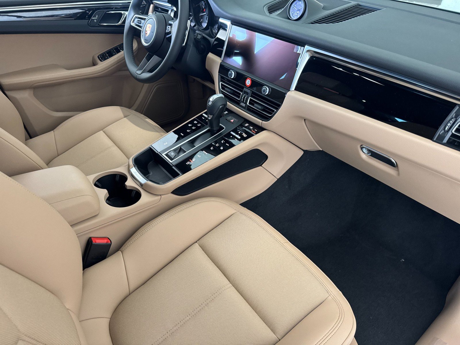 New 2026 Porsche Macan AWD/4WD image 16