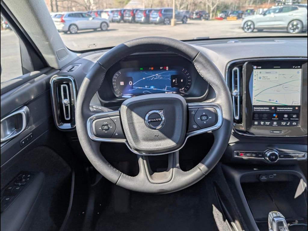 Certified 2025 Volvo XC40 B5 Plus AWD/4WD image 12
