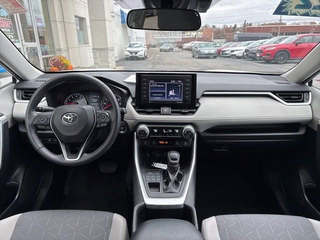 Used 2022 Toyota RAV4 XLE image 11