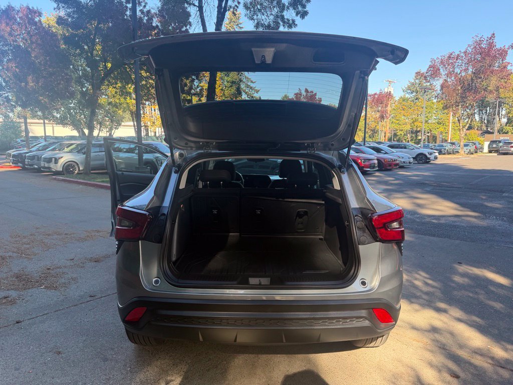 Used 2024 Chevrolet Trax LS FWD image 15