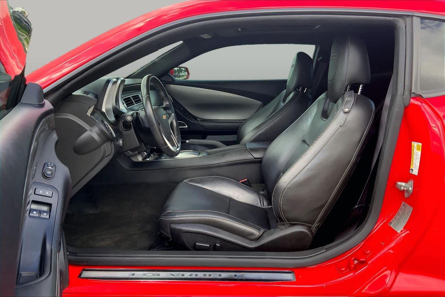 Used 2015 Chevrolet Camaro SS w/ RS Package RWD image 7