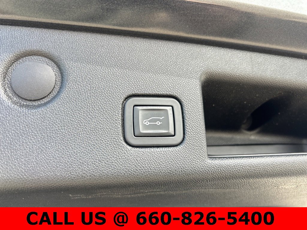 Used 2018 Chevrolet Equinox Premier image 15