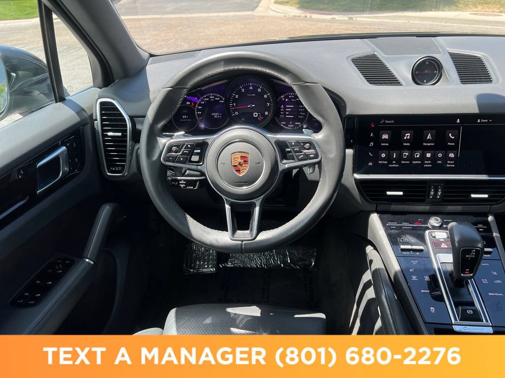 Used 2022 Porsche Cayenne w/ Premium Package AWD/4WD image 13